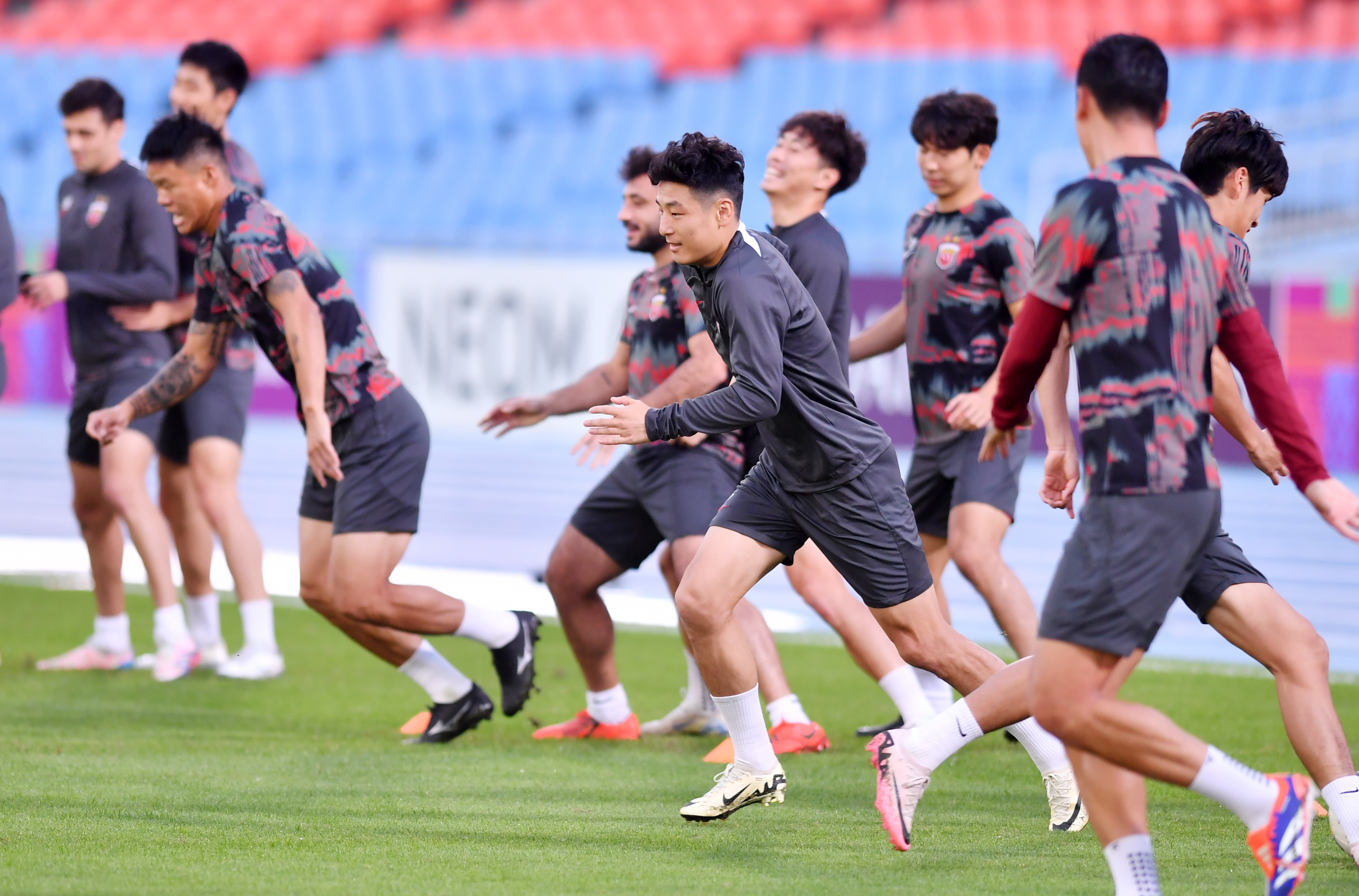 开元网址入口包含集结日上海海港备战德国杯，状态回暖细节曝光，赛场秩序良好，赛季目标并未改变的词条